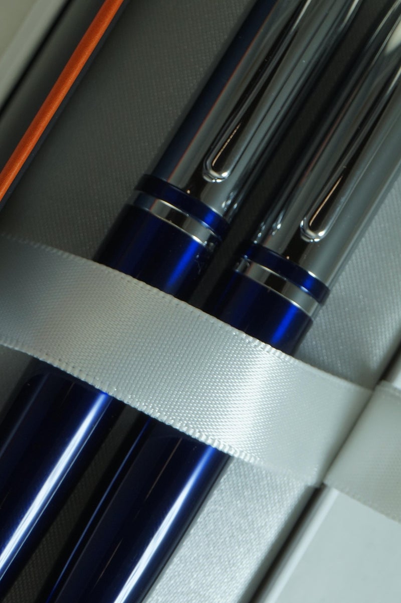 Cross Midnight Blue, polished Appointments and Cross signature mid Band Calaise Selectip Black Gel Ink Rollerball pen and Ballpoint Pen set. - Image 4